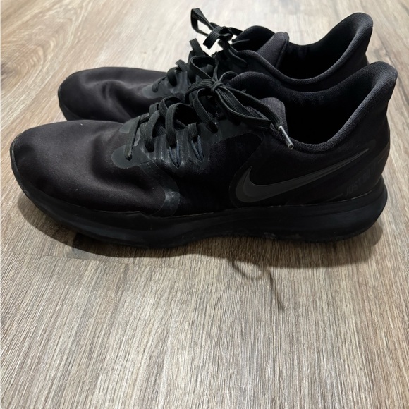 Women’s size 9 Nikes - Picture 2 of 6